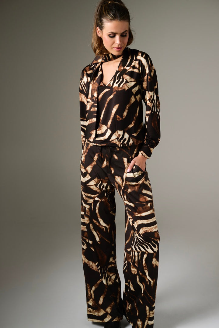 K-Design - V-hals top met sjaaltje & design (B202)