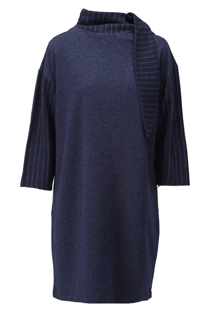 Jurk met krijtstreep fantasie - D404L