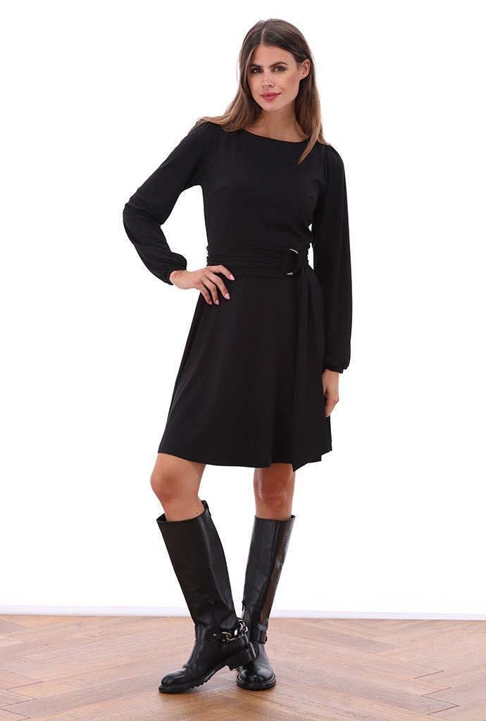 K-Design - Jurk met ronde hals en stoffen riem (B193)