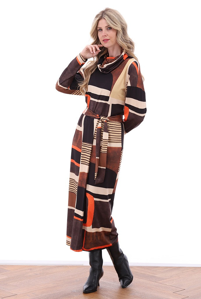 K-Design - Midi jurk met rolkraag, design en stoffen riem (B308)