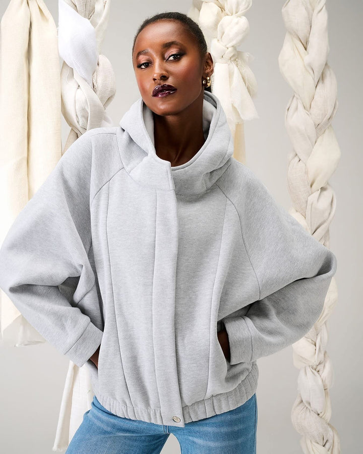 K-Design - Pull met kap (B700)