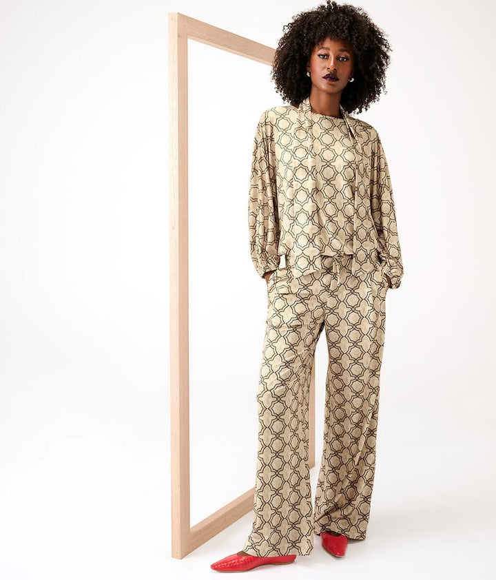 K-Design - Top met ronde hals, design en sjaaltje (B253)