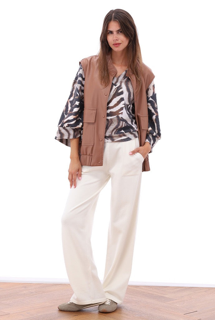 K-Design - V-hals top met design (B402)