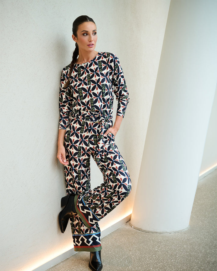 K-Design - Jumpsuit met design en stoffen riem (B109)