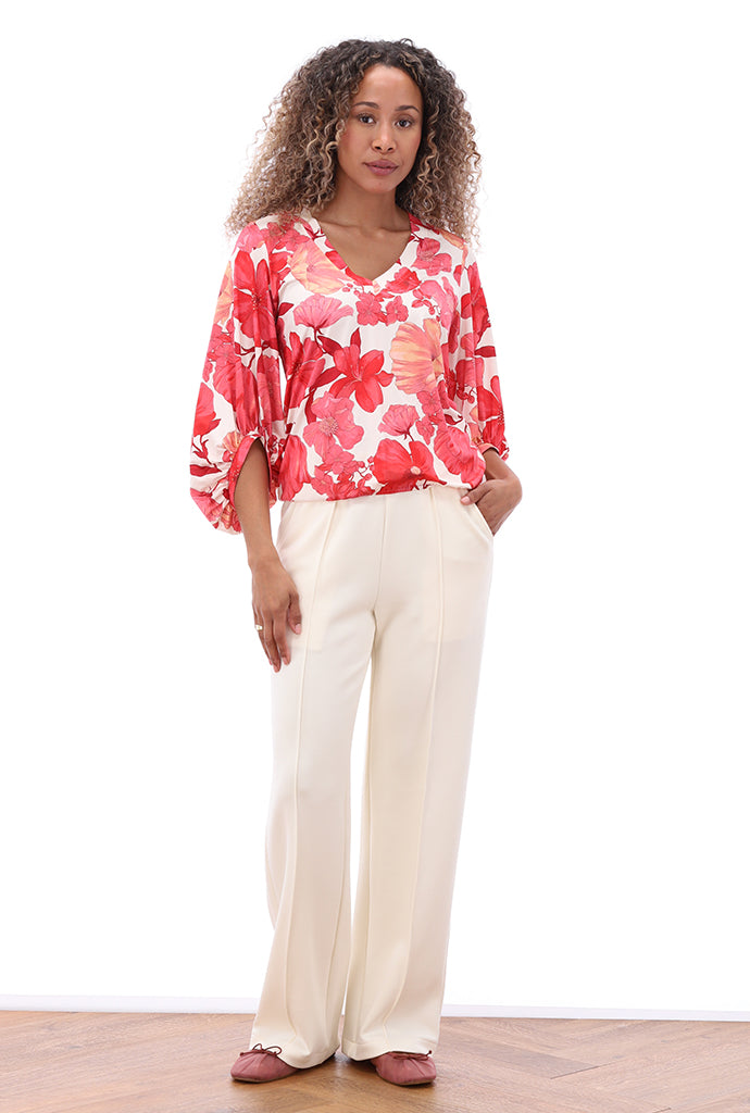 K-design - V-hals top met print en ballonmouwen (C102)